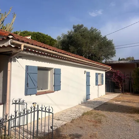Le Pavillon Du Cap D'antibes アンティーブ