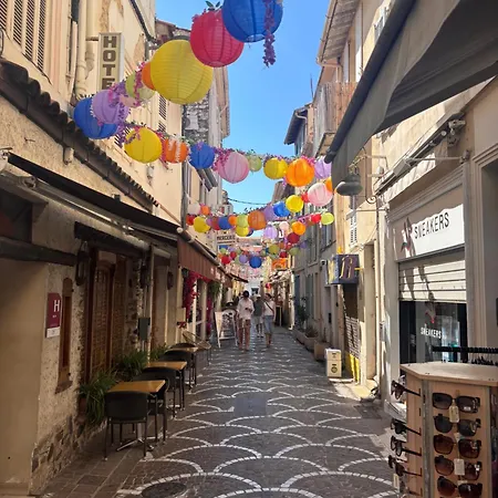 Le Pavillon Du Cap D'antibes アンティーブ