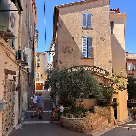 Le Pavillon Du Cap D'antibes アンティーブ